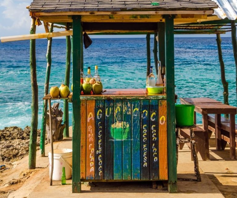 Best Tropical Beach Bars